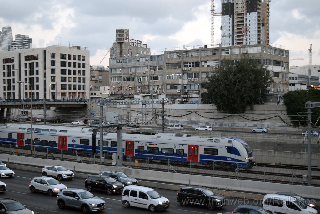 10196-0040-100226.jpg - IR DDEMU 6231 (94 95 0006 231-8 IL-IR) / Tel-Aviv (HaShalom) 10.2.2026