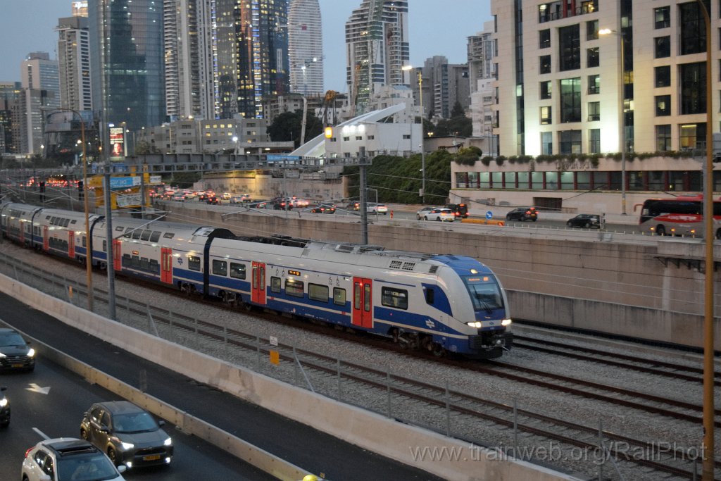 10199-0049-120226.jpg - IR DDEMU 6161 (94 95 0006 161-7 IL-IR) / Tel-Aviv (Yehuda and Noah Moses bridge) 12.2.2026
