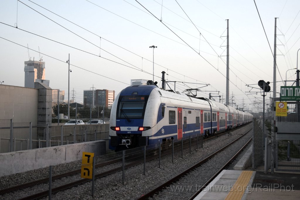 10213-0004-170226.jpg - IR DDEMU 4011 (94 95 0004 011-6 IL-IR) / Bat Yam Komemiyut 17.2.2026