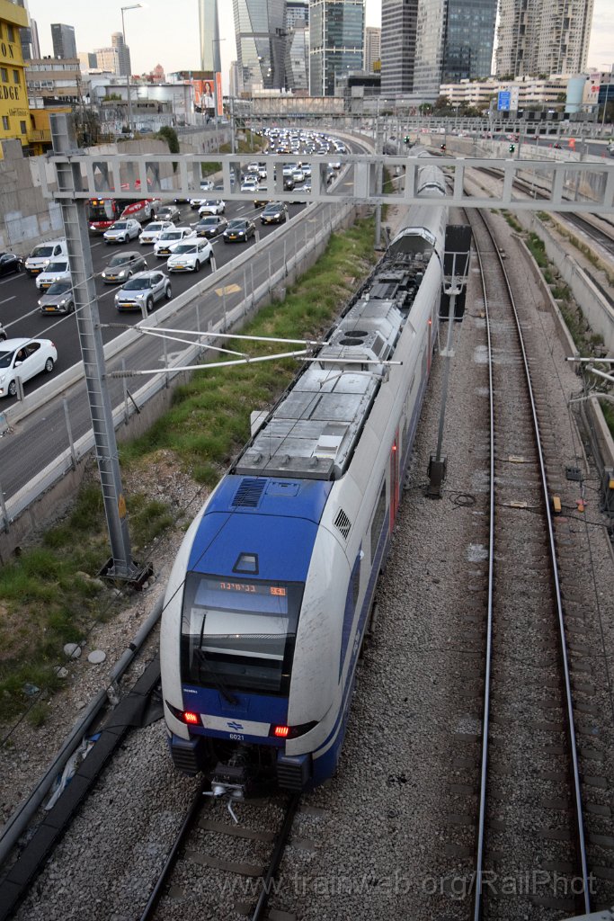 10220-0009-190226.jpg - IR DDEMU 6021 (94 95 0006 021-3 IL-IR) / Tel-Aviv (Yitzhak Sadeh bridge) 19.2.2026