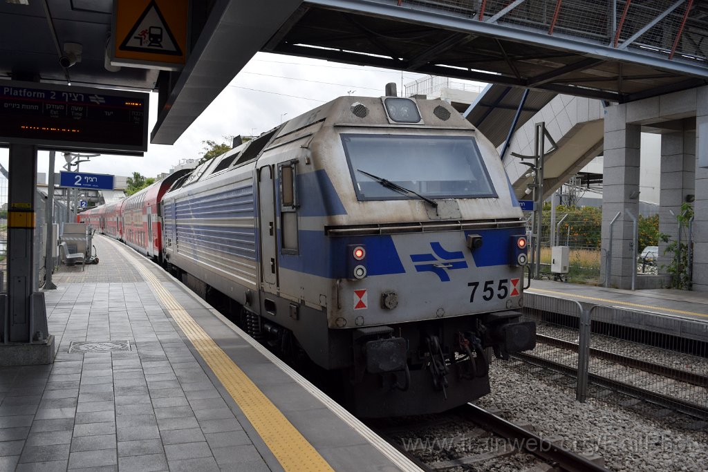 10335-0009-150526.jpg - IR JT42BW 755 / Haifa-HaMifrats merkaz 15.5.2026