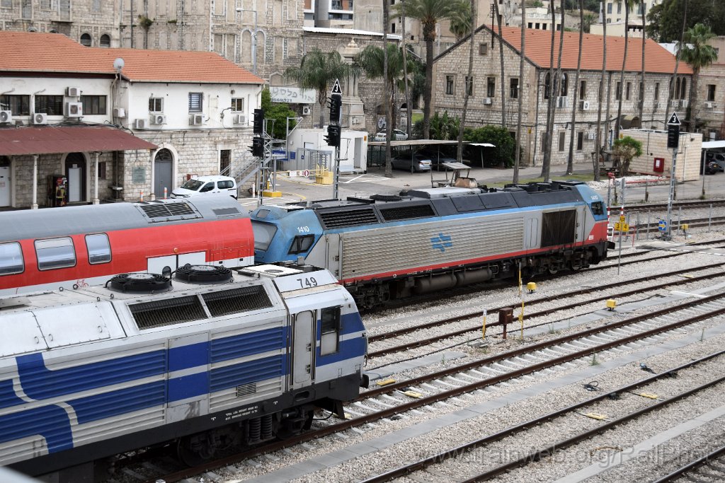 10335-0030-150526.jpg - IR JT42BW 749 + Euro 4000 1410 / Haifa-Mizrah 15.5.2026