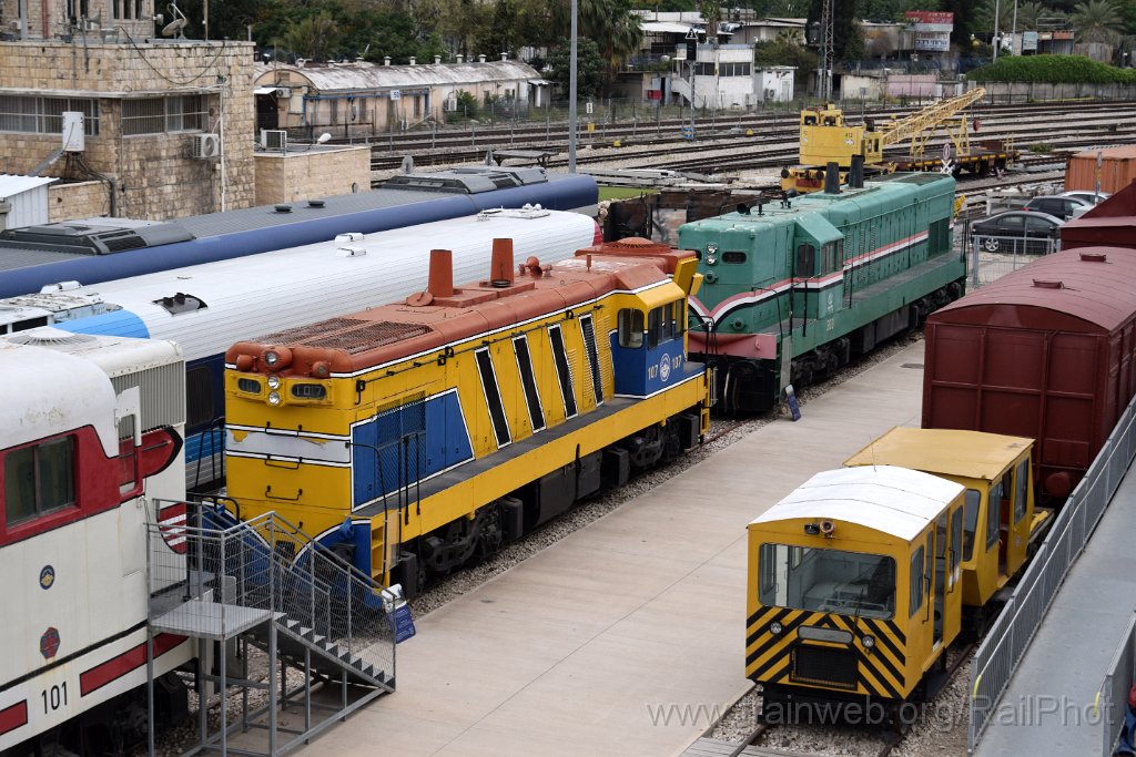 10335-0037-150526.jpg - IR G12-107 + ESR G16 303 / Haifa-Mizrah (Israel Railway Museum) 15.5.2026
