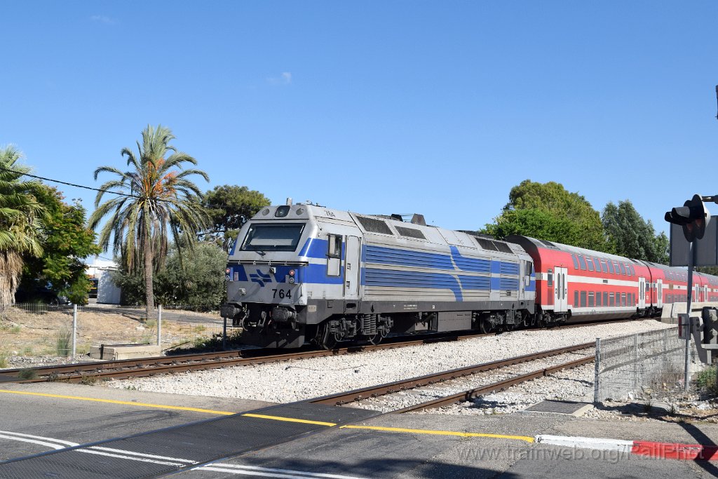 10484-0023-270926.jpg - IR JT42BW 764 / Haifa (A.L, Ziso crossing) 27.9.2026