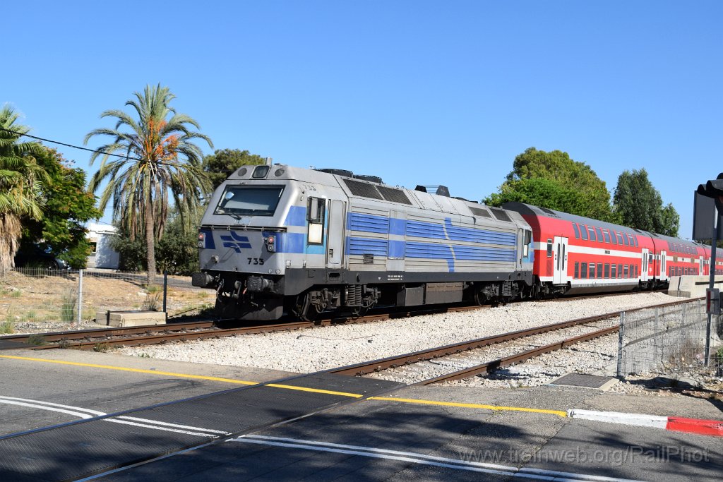 10485-0018-270926.jpg - IR JT42BW 733 / Haifa (A.L, Ziso crossing) 27.9.2026