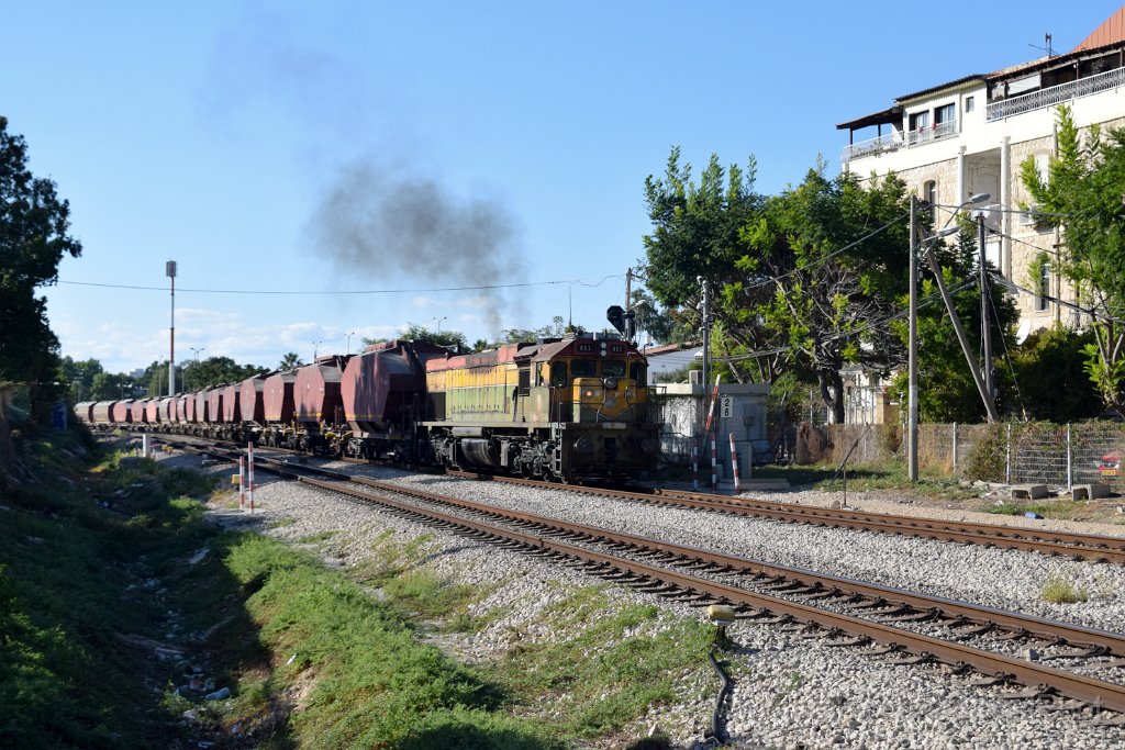10489-0003-270926.jpg - IR G26CW2 611 / Haifa (A.L, Ziso crossing) 27.9.2026