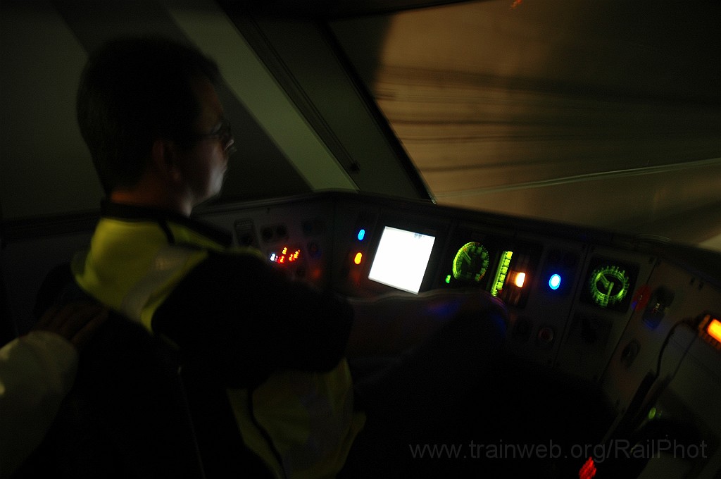 2265-0031-081211.jpg - Gautrain 301.102 / Sandton 8.12.2011