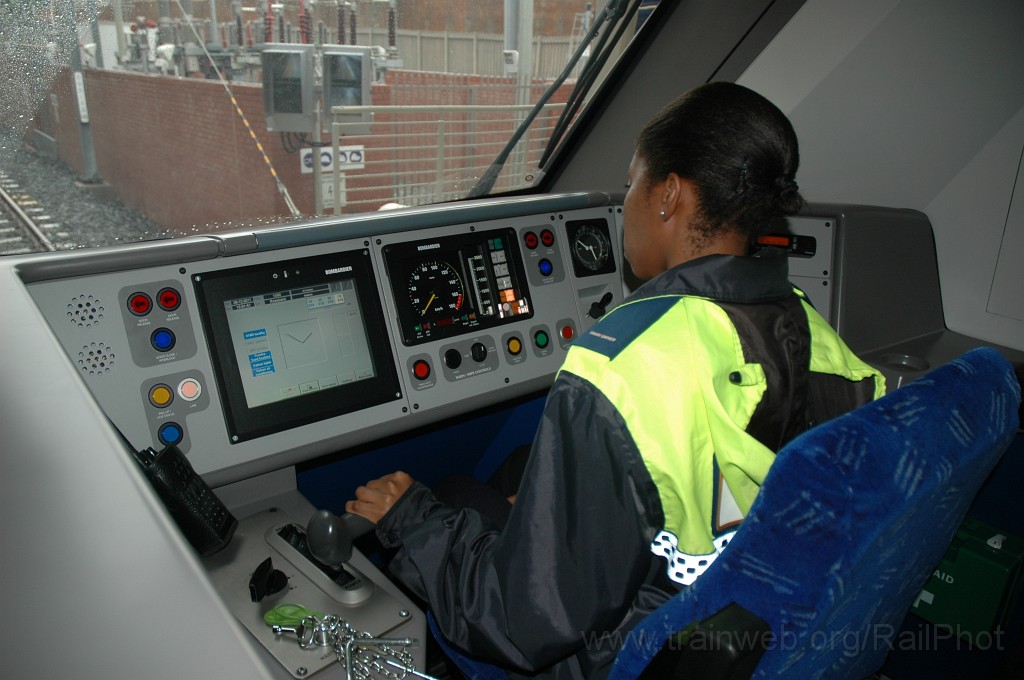 2268-0016-091211.jpg - Gautrain 301.019 / Hatfield 9.12.2011