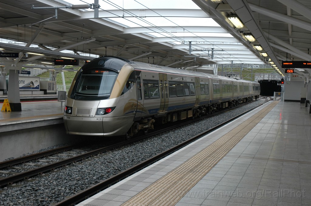 2269-0040-091211.jpg - Gautrain 301.104 / Marlboro 9.12.2011