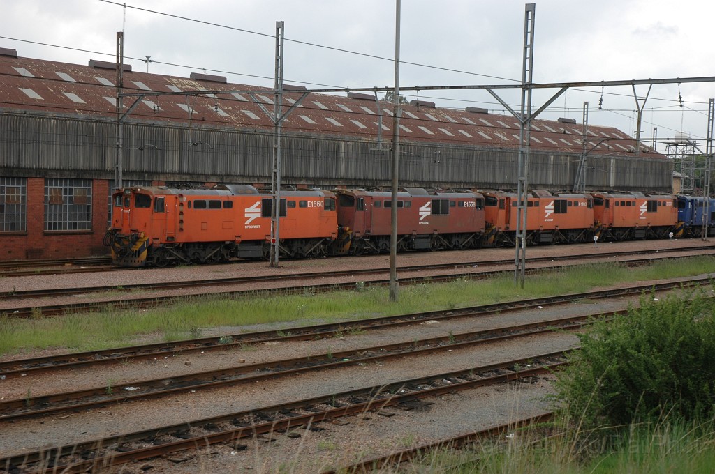 2271-0014-111211.jpg - Spoornet 6E1.1560 + 1558 + 1280 + 1268 / Capital Park 11.12.2011