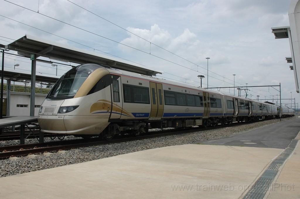 2281-0047-131211.jpg - Gautrain 301.512 / Midrand depot 13.12.2011