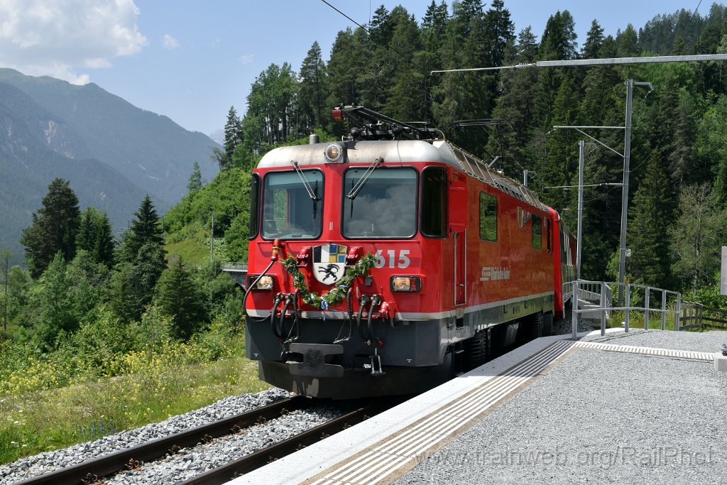 9819-0032-140625.jpg - RhB Ge 4/4" 615 "Klosters" / Schmitten GR Landwasserviadukt 14.6.2025