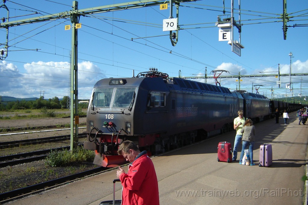1372-0042-240807.jpg - MTAB IORE 108 "Torneträsk" + 107 "Svappavaara" / Gälliväre C 24.8.2007