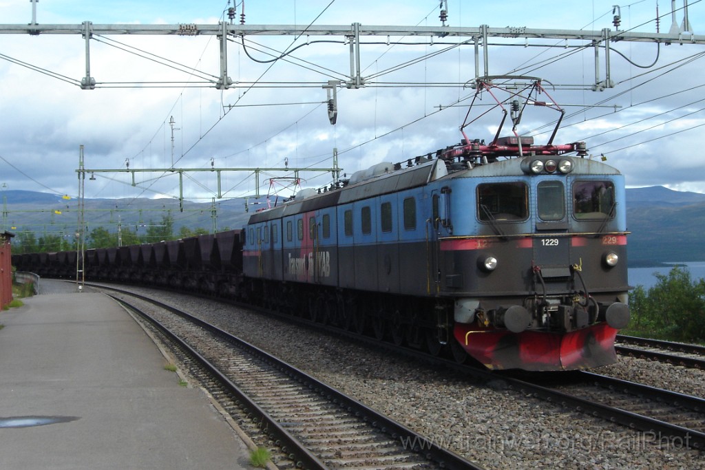 1374-0003-250807.jpg - MTAB Dm3 1229 / 1244 "Rektorn" / Björkliden 25.8.2007