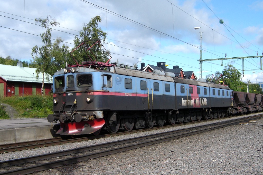 1375-0036-260807.jpg - MTAB Dm3 1229 / 1244 "Rektorn" / Björkliden 26.8.2007