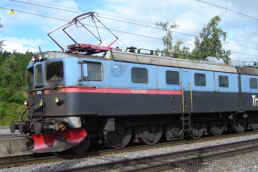 1375-0037-260807.jpg - MTAB Dm3 1229 "Rektorn" / Björkliden 26.8.2007