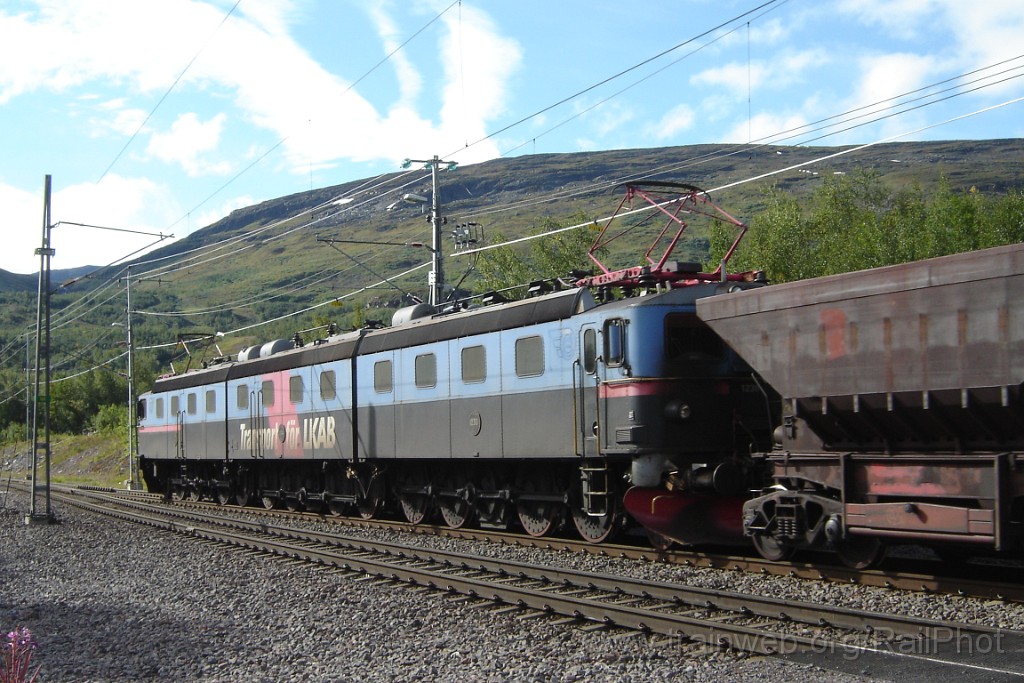 1375-0040-260807.jpg - MTAB Dm3 1230 / 1244 "Rektorn" / Björkliden 26.8.2007