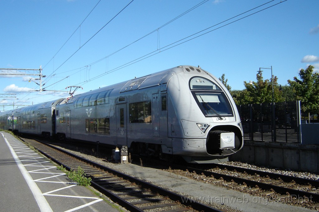 1386-0047-300807.jpg - SJ X40 3323 / Norrköping 30.8.2007