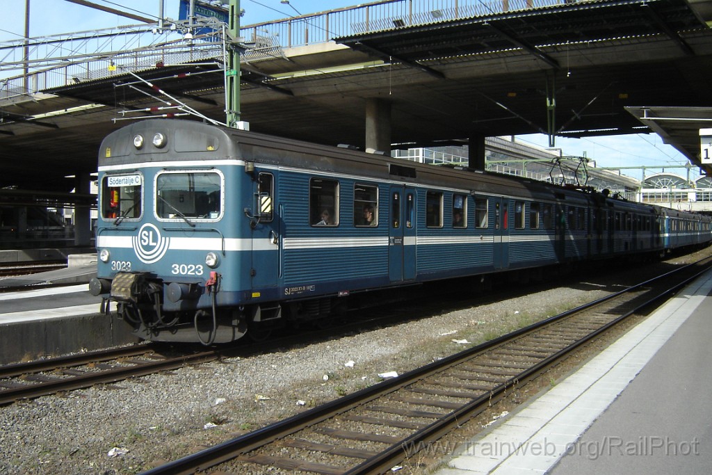 1387-0041-310807.jpg - SL X1 3023 / Stockholm C 31.8.2007