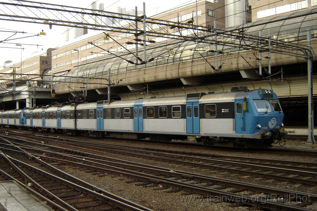 1397-0041-020907.jpg - SL X10 3186 / Stockholm C 2.9.2007