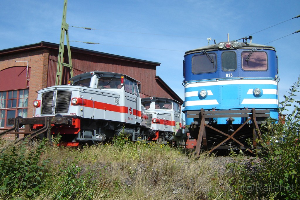 1405-0021-050907.jpg - Tågab Z65 203 + 211 + BK-Tåg Ma2 825 / Kristinehamn 5.9.2007