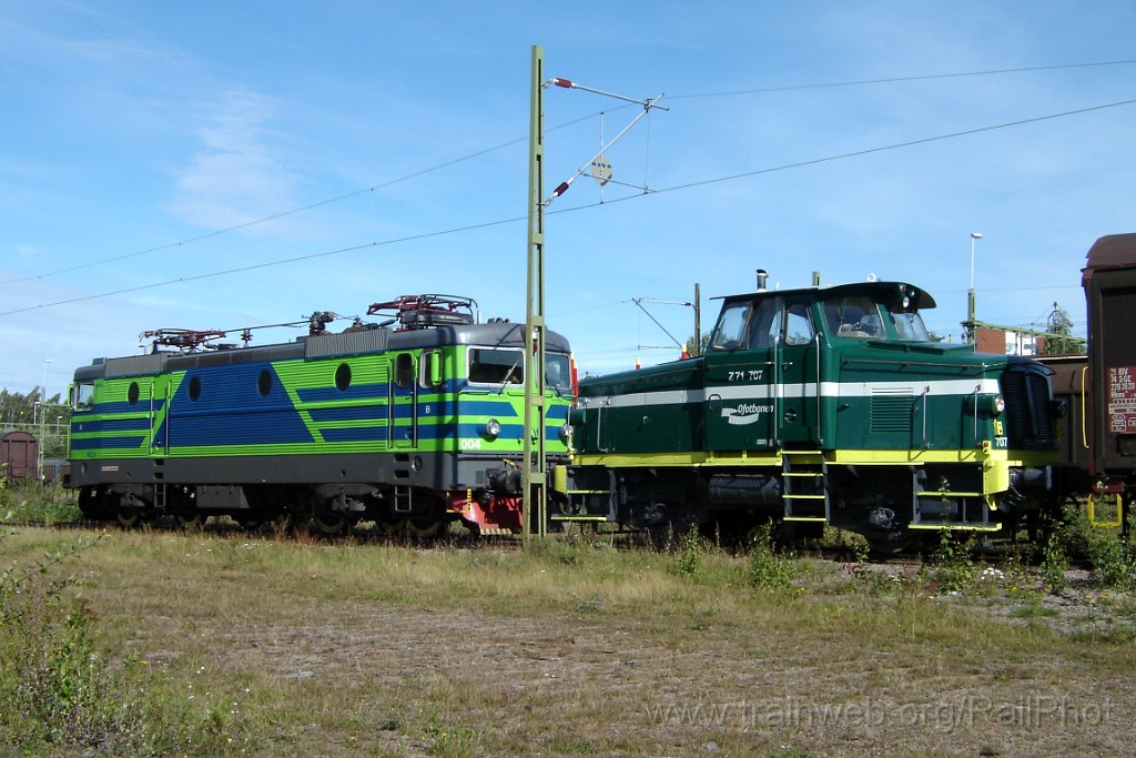 1406-0028-050907.jpg - Tågab Rc2.004 + OBAS Z71 707 / Kristinehamn 5.9.2007