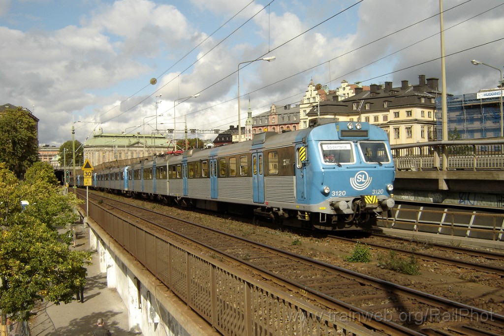 1409-0037-060907.jpg - SL X10 3120 / Stockholm (Södra järnvägsbron) 6.9.2007