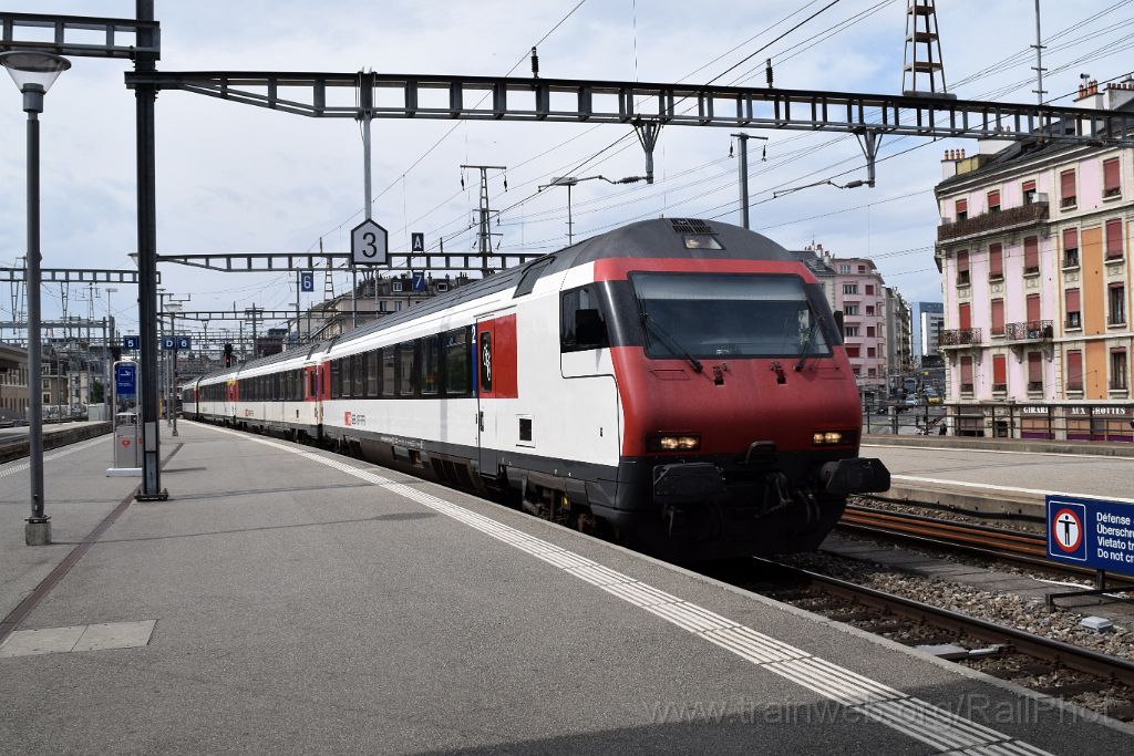 4555-0011-230717.jpg - SBB-CFF Bt (IC) 50 85 28-94 962-3 / Genève-Cornavin 23.7.2017