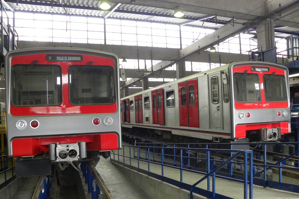 2023-0022-261110red.jpg - AATE ML1.007 + 013 / Patio Taller 26.11.2010