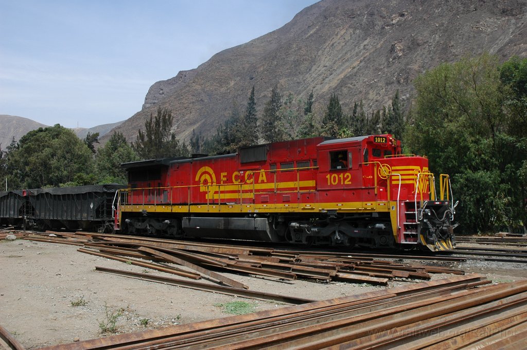 2027-0048-281110.jpg - FCCA GE C39-8 1012 / Tornamesa 28.11.2010