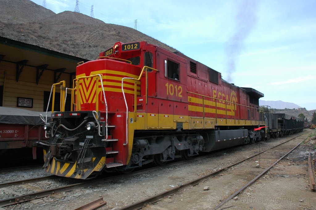 2028-0049-281110.jpg - FCCA GE C39-8 1012 / Tornamesa 28.11.2010