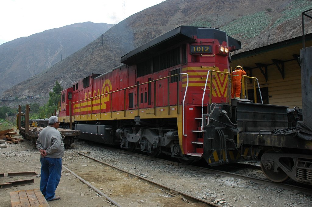 2028-0050-281110.jpg - FCCA GE C39-8 1012 / Tornamesa 28.11.2010