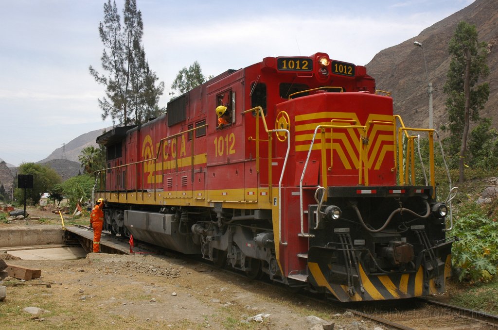 2029-0015-281110.jpg - FCCA GE C39-8 1012 / Tornamesa 28.11.2010