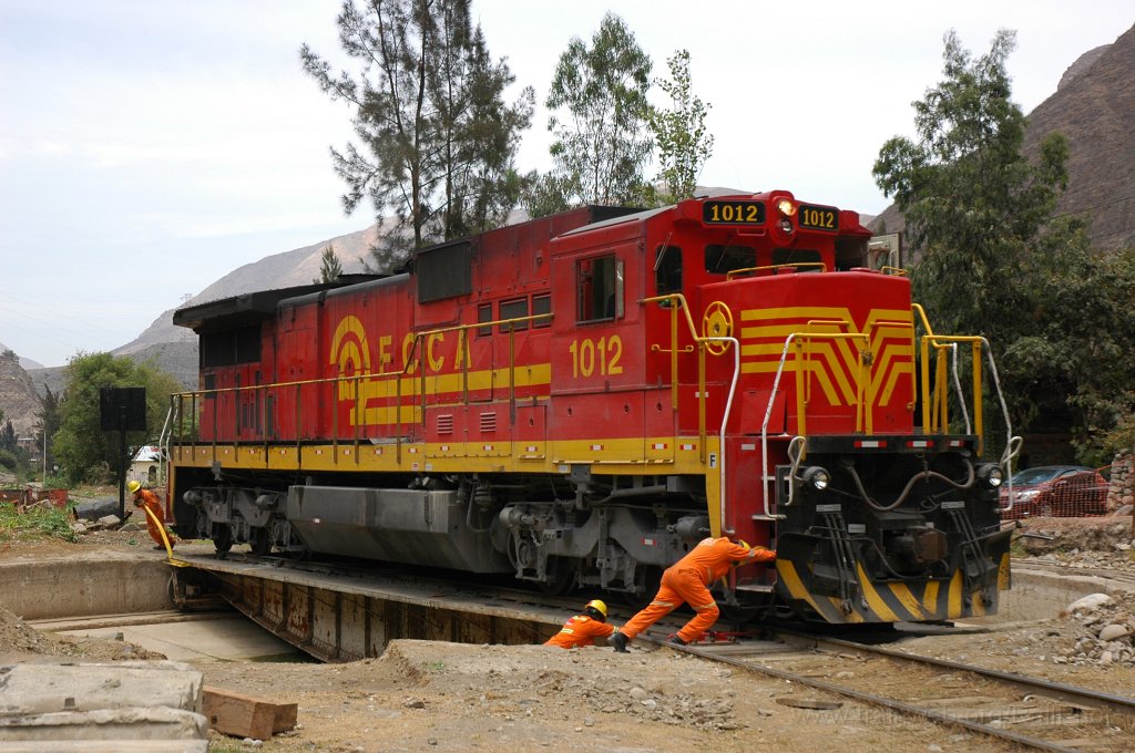 2029-0022-281110.jpg - FCCA GE C39-8 1012 / Tornamesa 28.11.2010