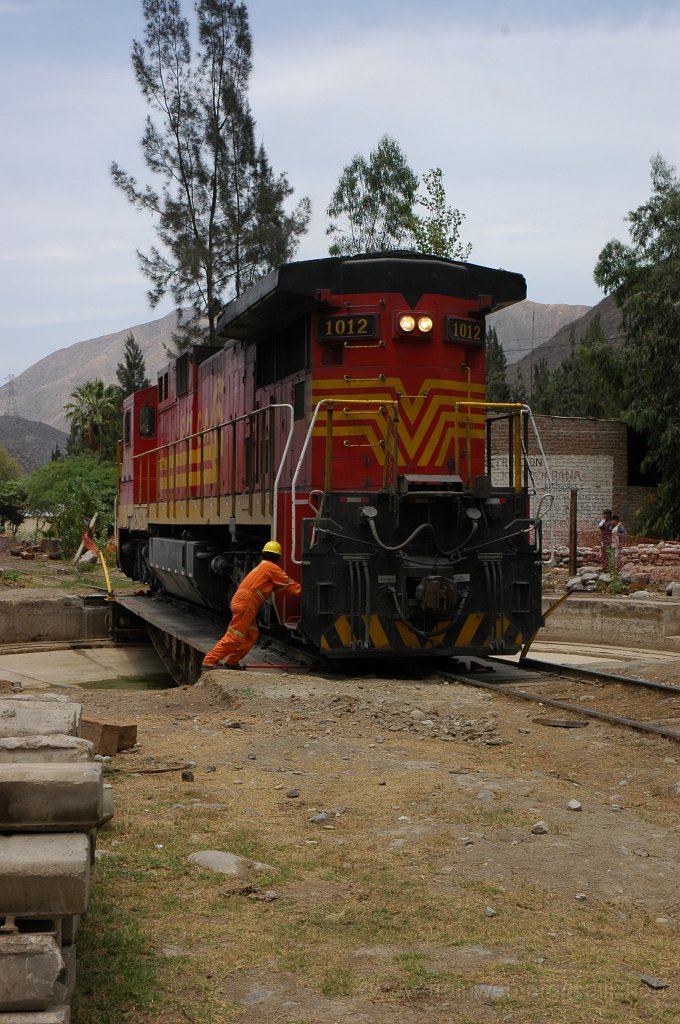 2029-0044-281110.jpg - FCCA GE C39-8 1012 / Tornamesa 28.11.2010