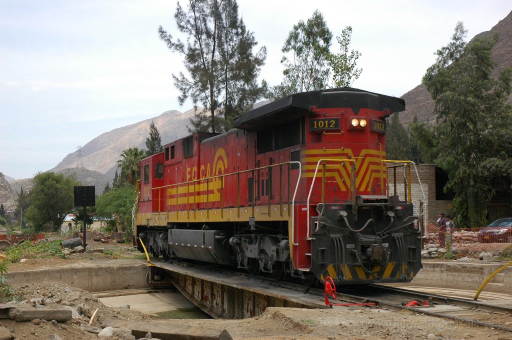 2030-0002-281110.jpg - FCCA GE C39-8 1012 / Tornamesa 28.11.2010