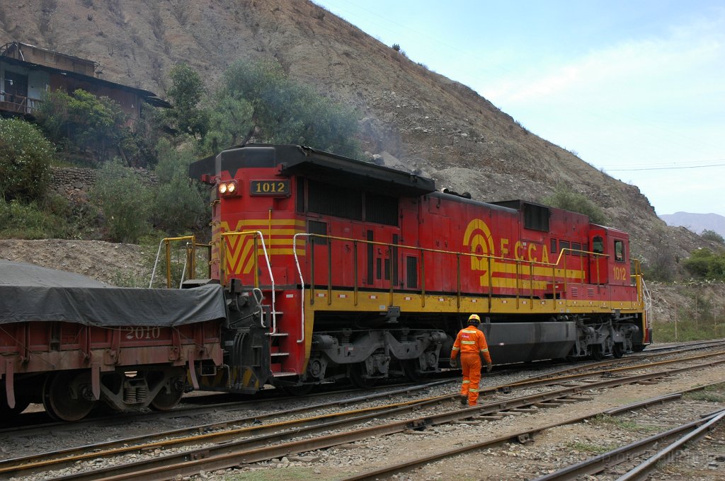 2030-0011-281110.jpg - FCCA GE C39-8 1012 / Tornamesa 28.11.2010