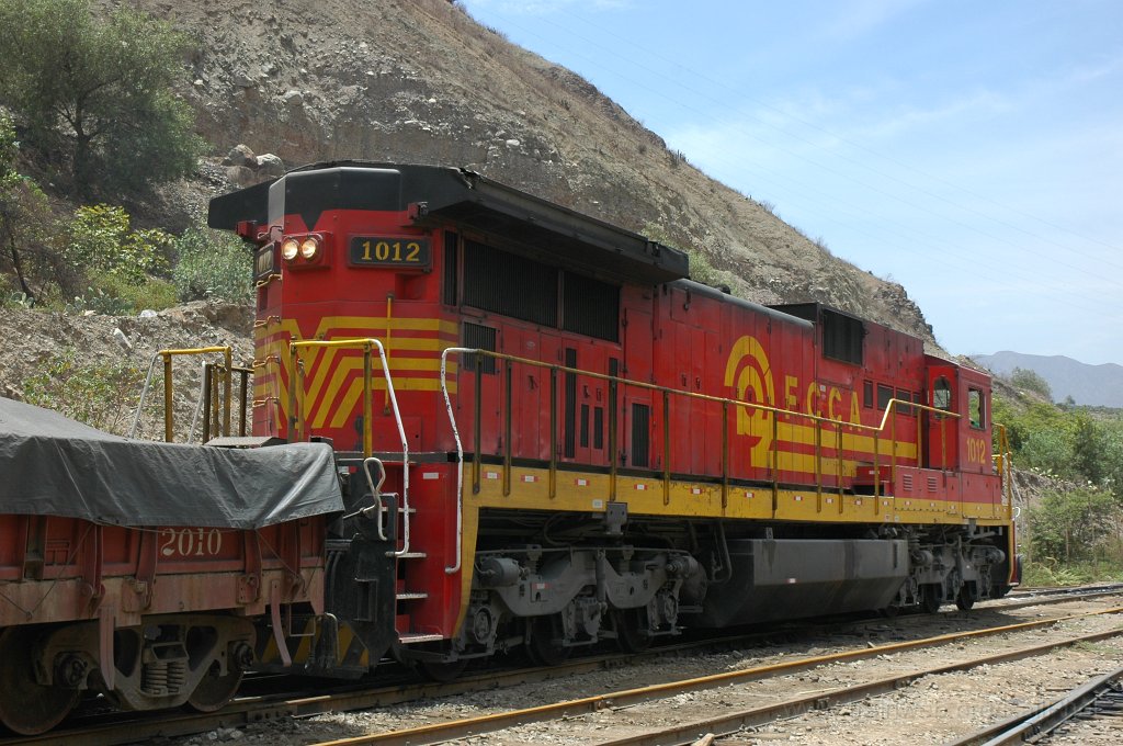 2030-0016-281110.jpg - FCCA GE C39-8 1012 / Tornamesa 28.11.2010