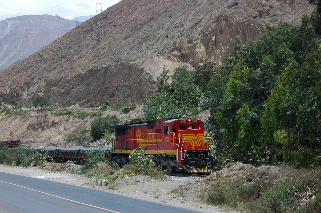 2030-0022-281110.jpg - FCCA GE C39-8 1012 / Corcona 28.11.2010