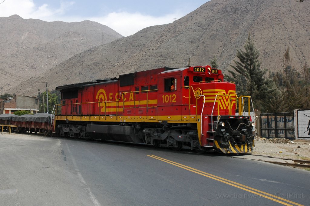 2031-0035-281110.jpg - FCCA GE C39-8 1012 / Chosica (Santa Clara) 28.11.2010