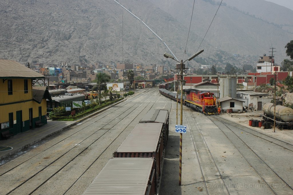 2032-0017-281110.jpg - FCCA GE C39-8 1012 / Chosica 28.11.2010