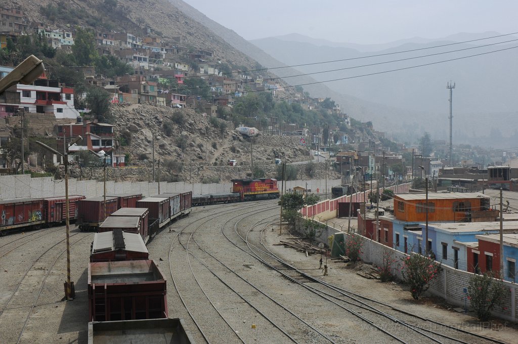 2033-0003-281110.jpg - FCCA GE C39-8 1012 / Chosica 28.11.2010