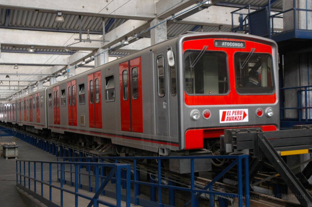 2034-0026-031210.jpg - AATE ML1.017 "El Peru avanza" / Patio Taller 03.12.2010