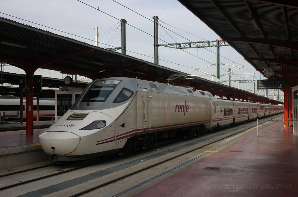 2037-0034-111210.jpg - Renfe 130.062-3 / Madrid-Chamartin 11.12.2010