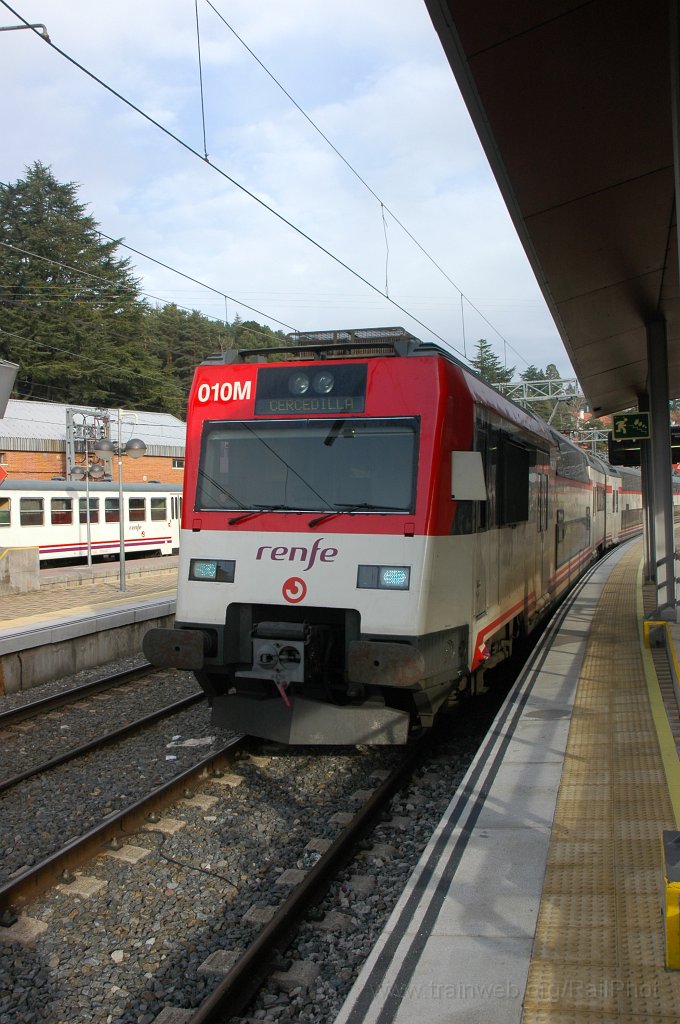 2043-0010-121210.jpg - Renfe 450.010-4 / Cercedilla 12.12.2010