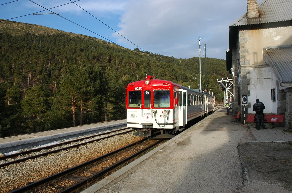 2044-0019-121210.jpg - Renfe 442.002-2 / Los Cotos 12.12.2010
