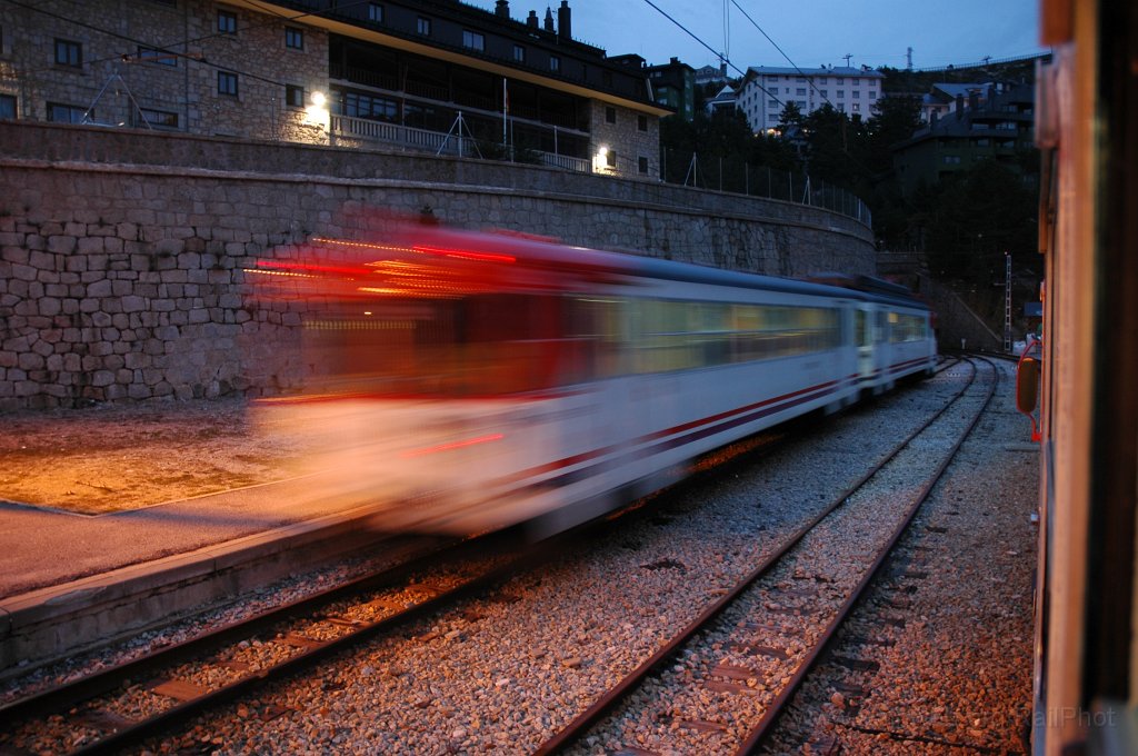 2045-0030-121210.jpg - Renfe 442.002-2 / Puerta de Navacerrada 12.12.2010