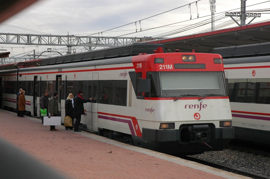 2046-0050-181210.jpg - Renfe 446.211-5 / Villaverde Alto 18.12.2010