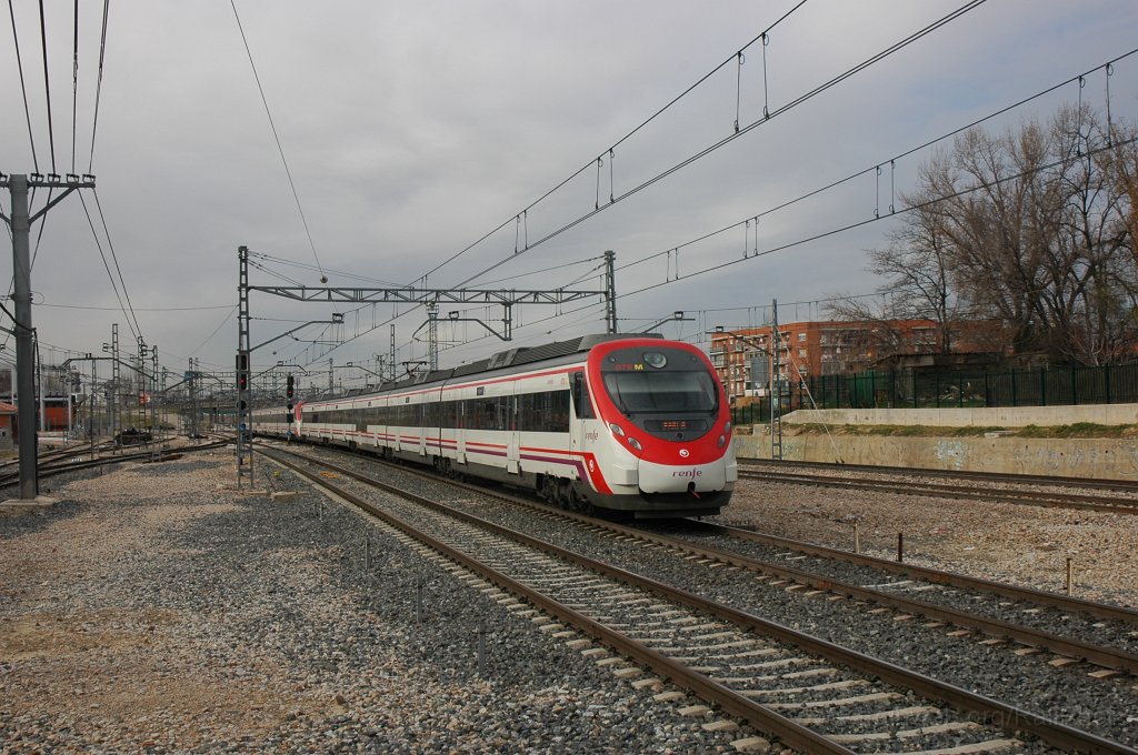 2047-0043-181210.jpg - Renfe 465.078-4 / Villaverde Alto 18.12.2010