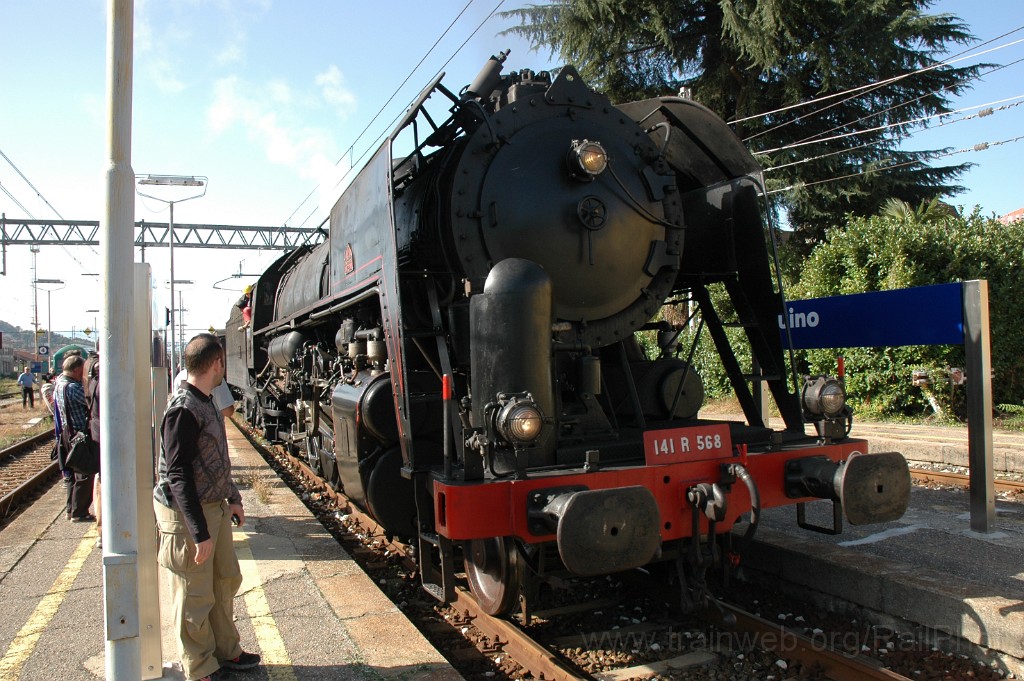 2662-0028-211012.jpg - SNCF 141 R 568 / Luino 21.10.2012